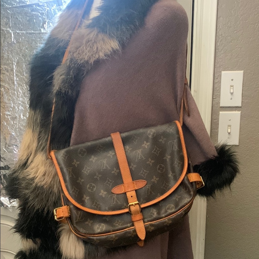 Louis Vuitton Suamur 35 Brown Double Crossbody Bag with Flap Closure